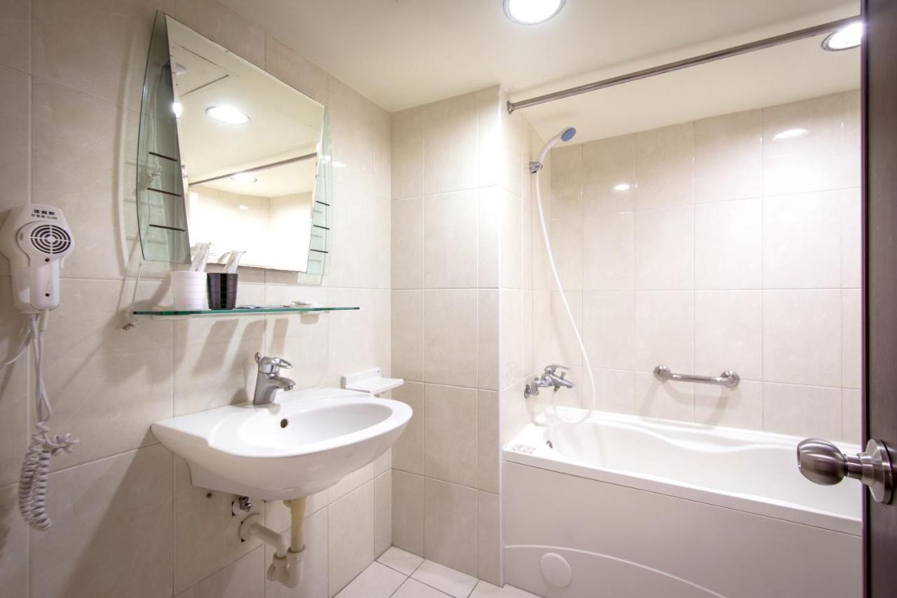 New World Hotel Тайбэй Экстерьер фото